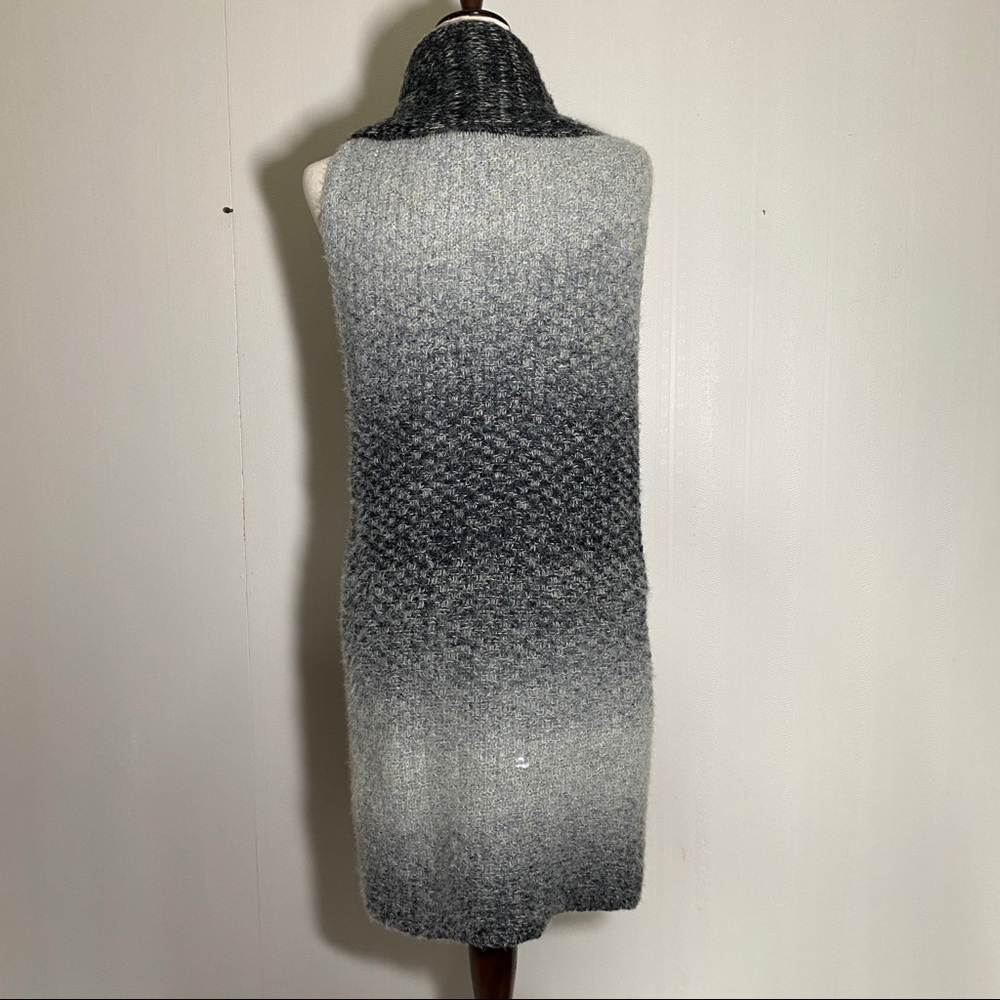 Janice Cardigan Sleeveless Sweater, One size - Picture 3 of 6